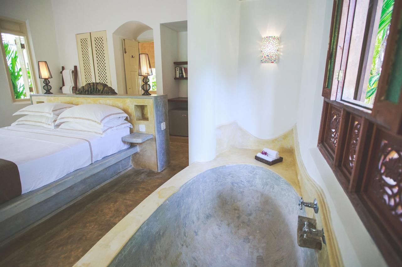 Karmel Villa Thalduwa Island - Five Bedroom Luxury Villa With Private Pool 아항가마 외부 사진